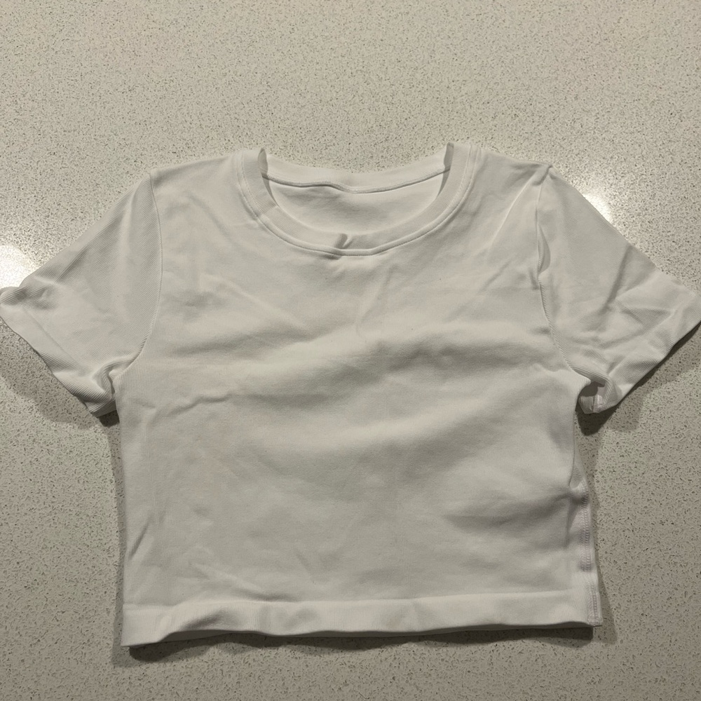 White/Black Cropped T-Shirts